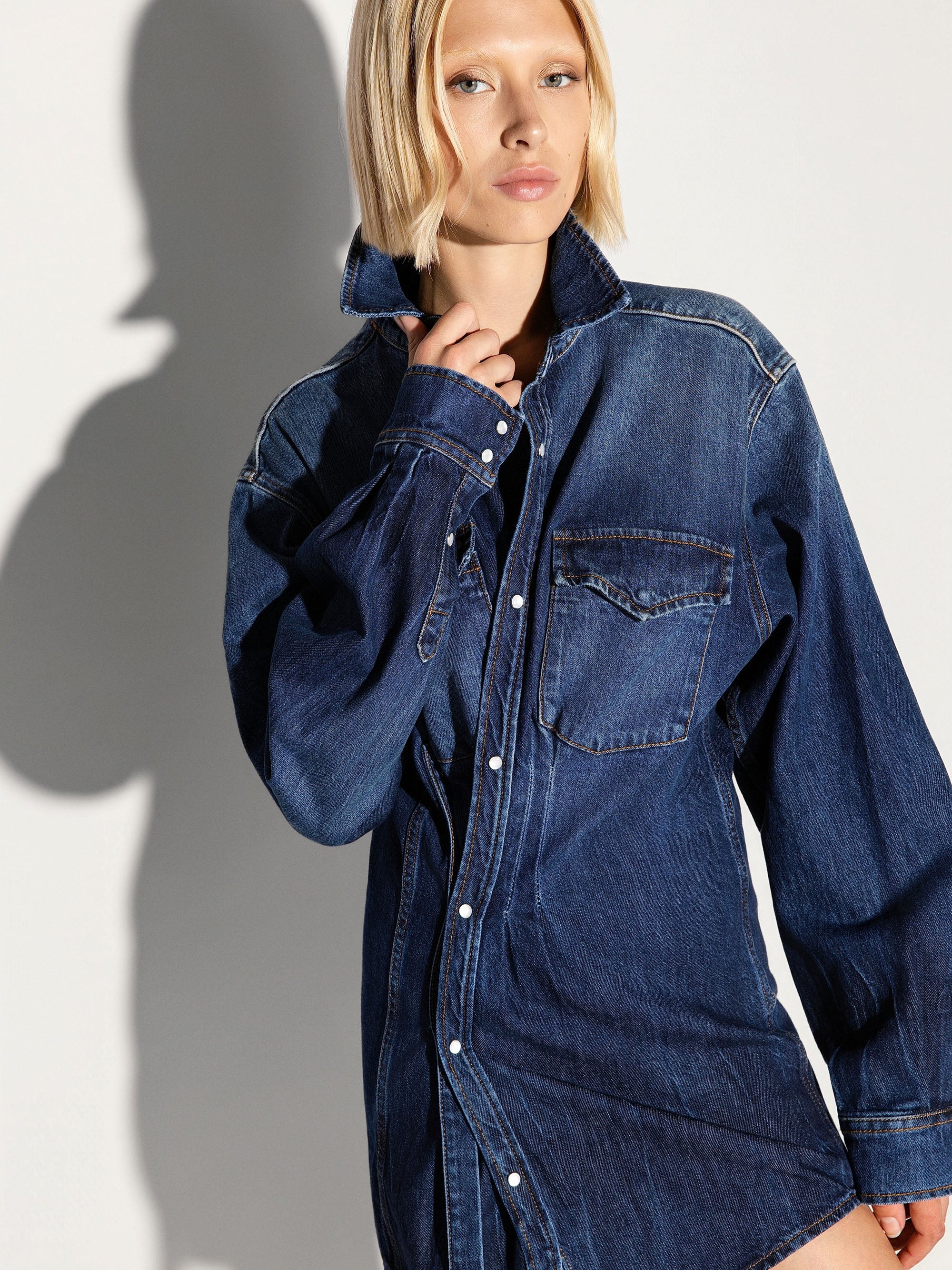 Abito camicia AKEP in denim con cintura VDKD15345 BLUE WASH AKEP 