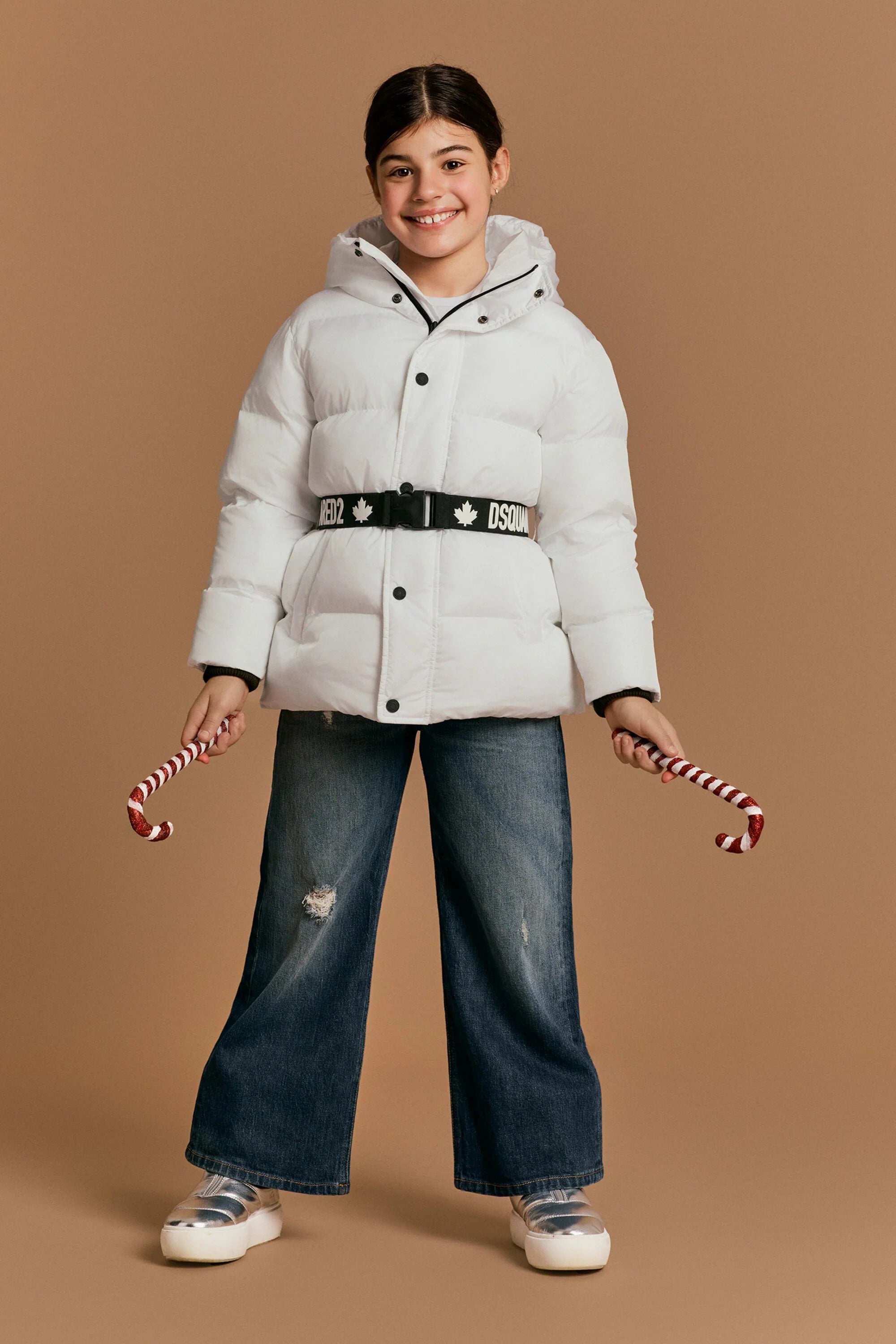 Giacca lunga imbottita con cintura di marca bianca DQ2439-D00BN DQ100 DSQUARED KID 