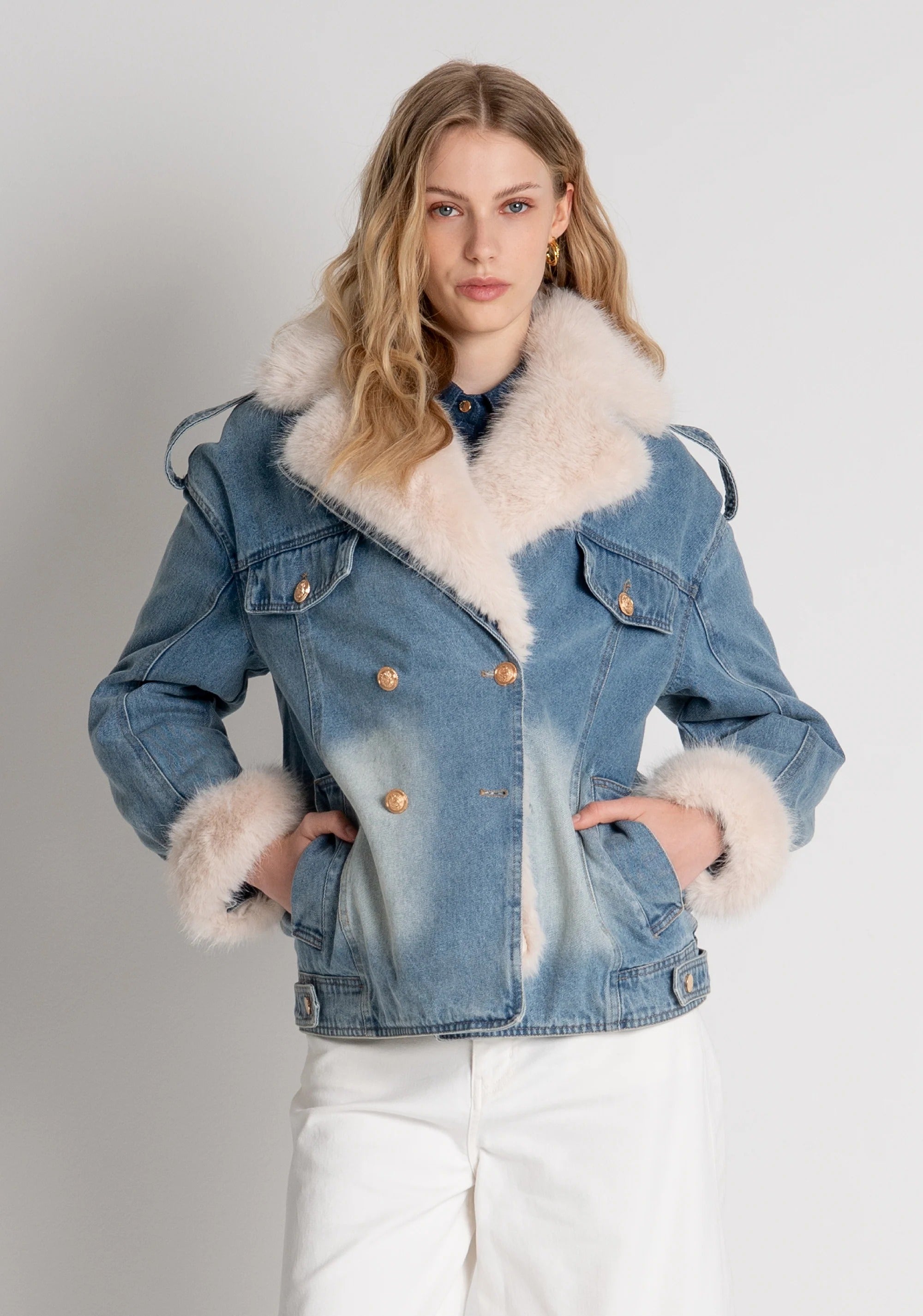 Giacca over in denim con lavaggio vintage e con finta pelliccia FP26WJ4002D40904 337 FRACOMINA 