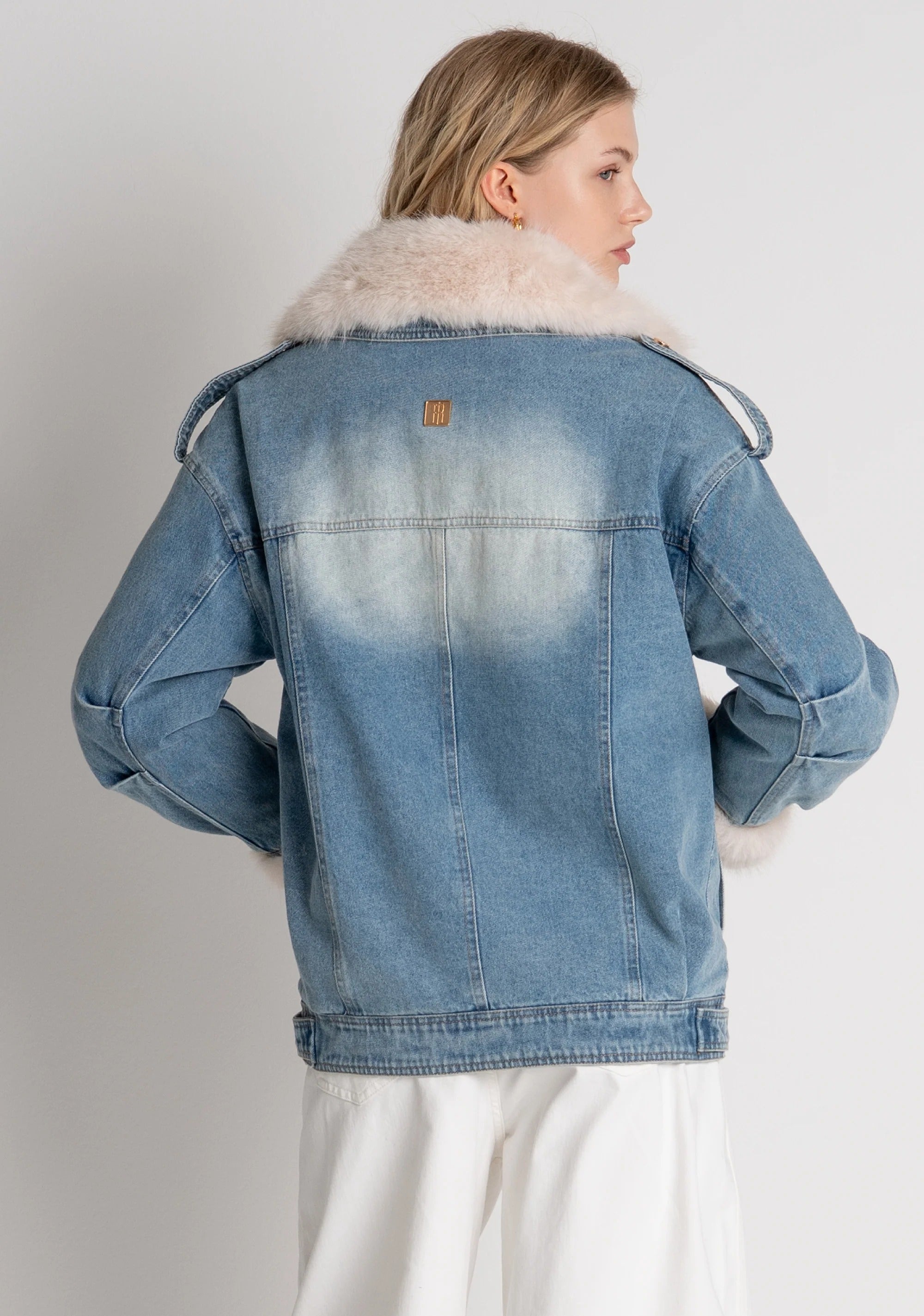 Giacca over in denim con lavaggio vintage e con finta pelliccia FP26WJ4002D40904 337 FRACOMINA 