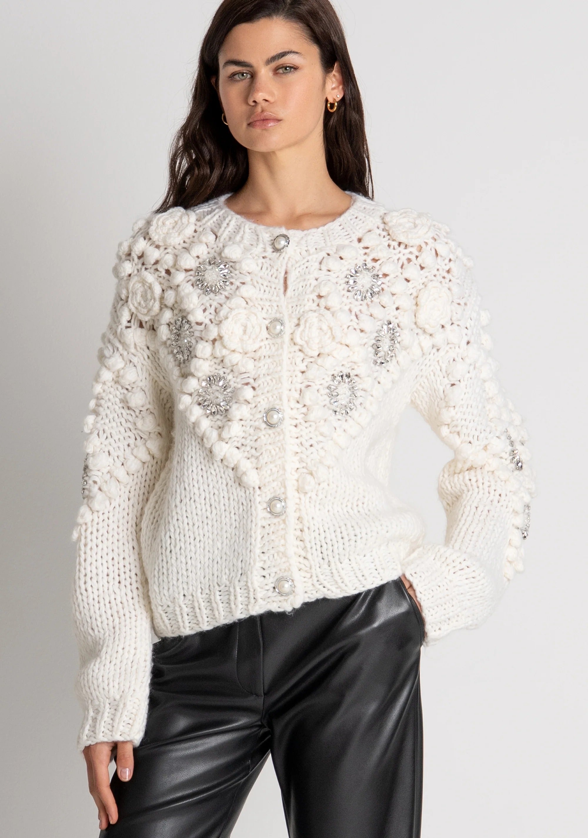 Fracomina Cardigan regular con punto 3D e applicazioni gioiello cream FR26WT8030K465R9 108 FRACOMINA 