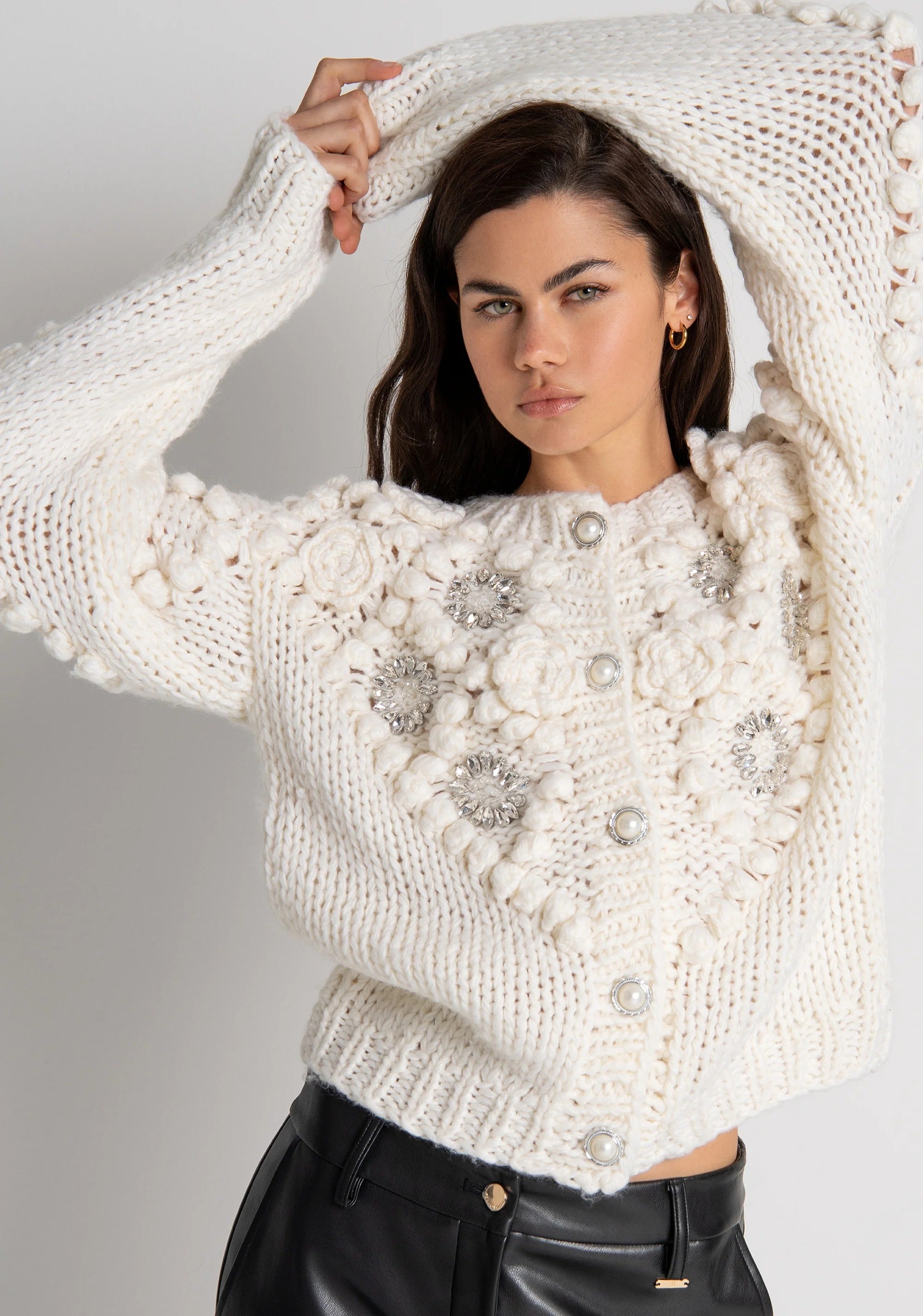 Fracomina Cardigan regular con punto 3D e applicazioni gioiello cream FR26WT8030K465R9 108 FRACOMINA 