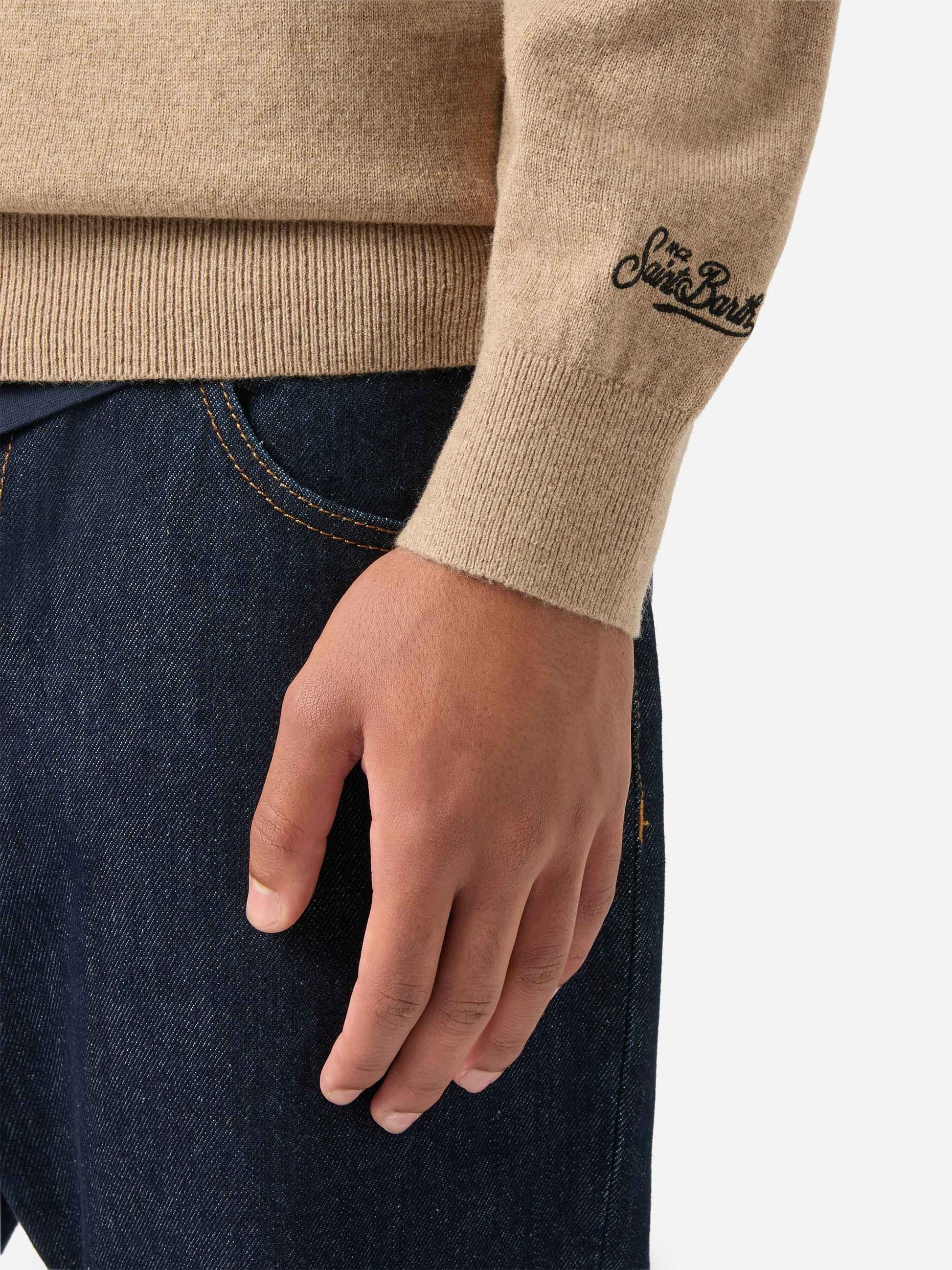Maglia girocollo Heron Light beige in misto lana e cashmere con ricamo King Of The Night HER0024 00542M MC2 SAINT BARTH 