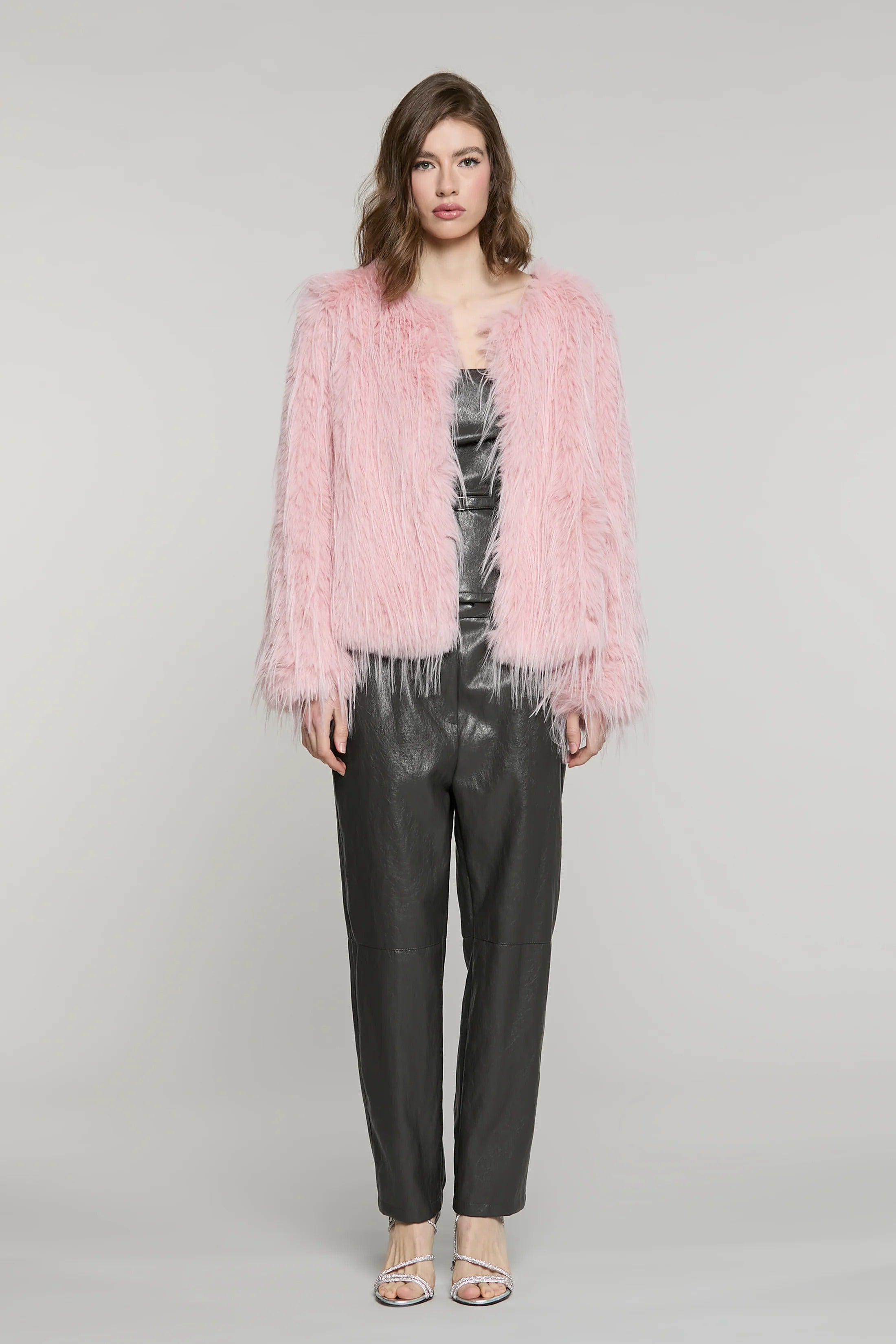 Pelliccia VEGAS eco manica lunga collo chanel con ganci english rose RDA2605009004 1466 RELISH 