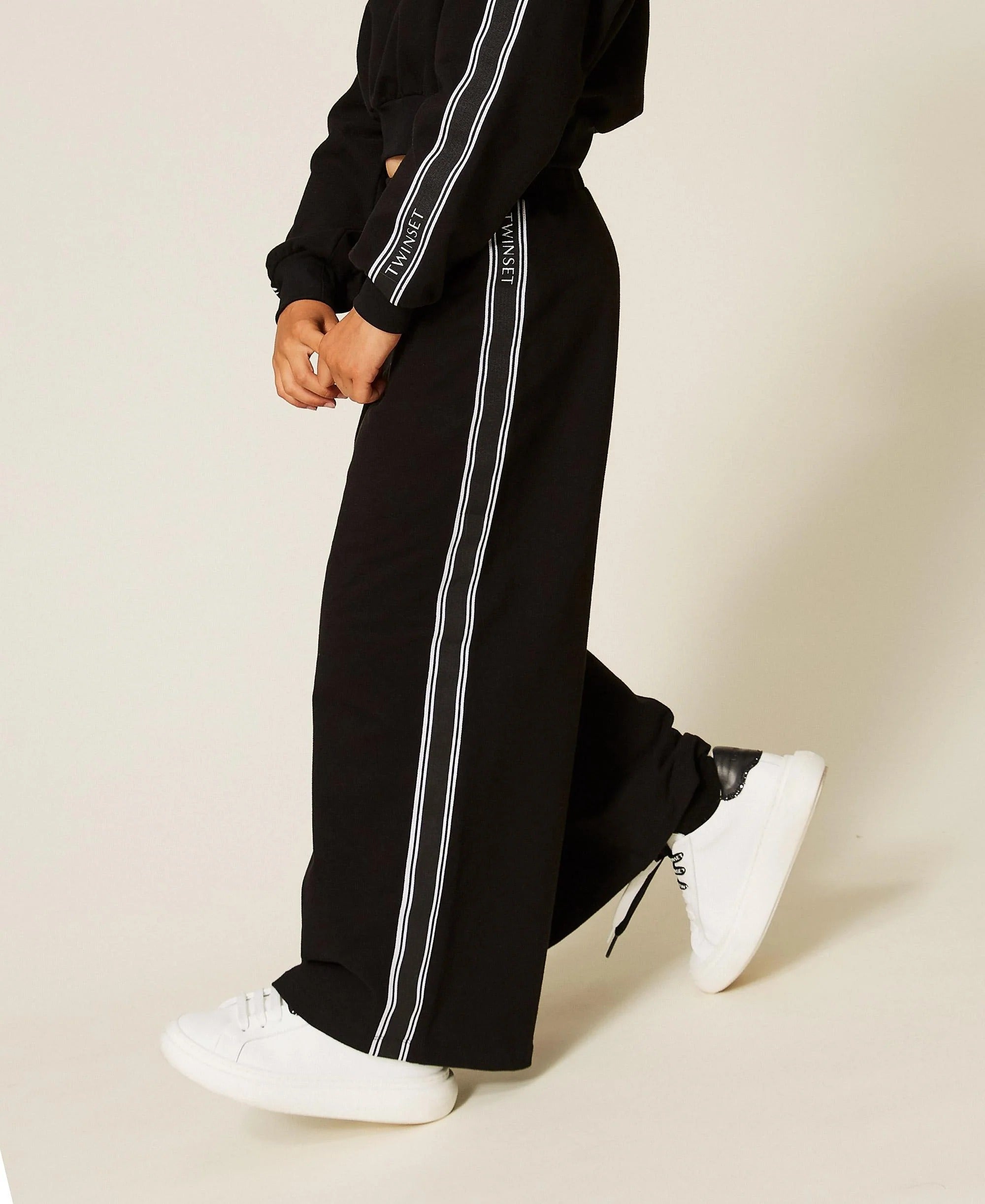 Pantaloni a palazzo in felpa con logo nero 262GJ2281 00006 TWINSET 