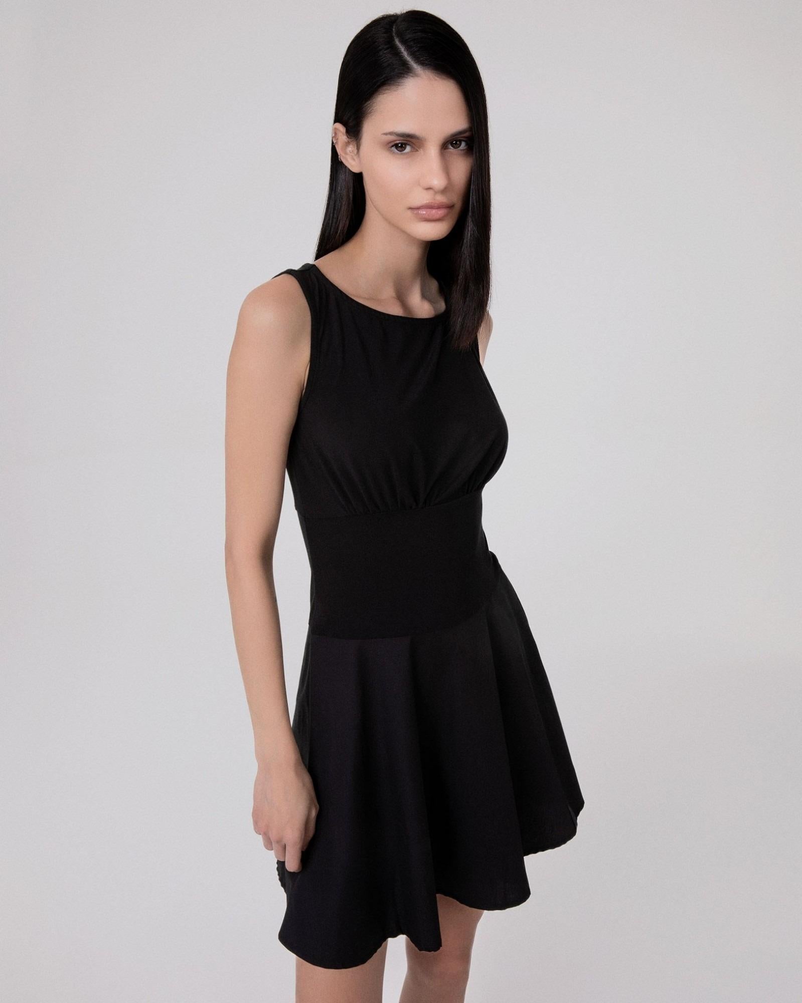Abito Smanicato In Viscosa Con Gonna In Popeline  Nero HINNOMINATE HMABW02501-PTTS0293 NE01 HINNOMINATE 