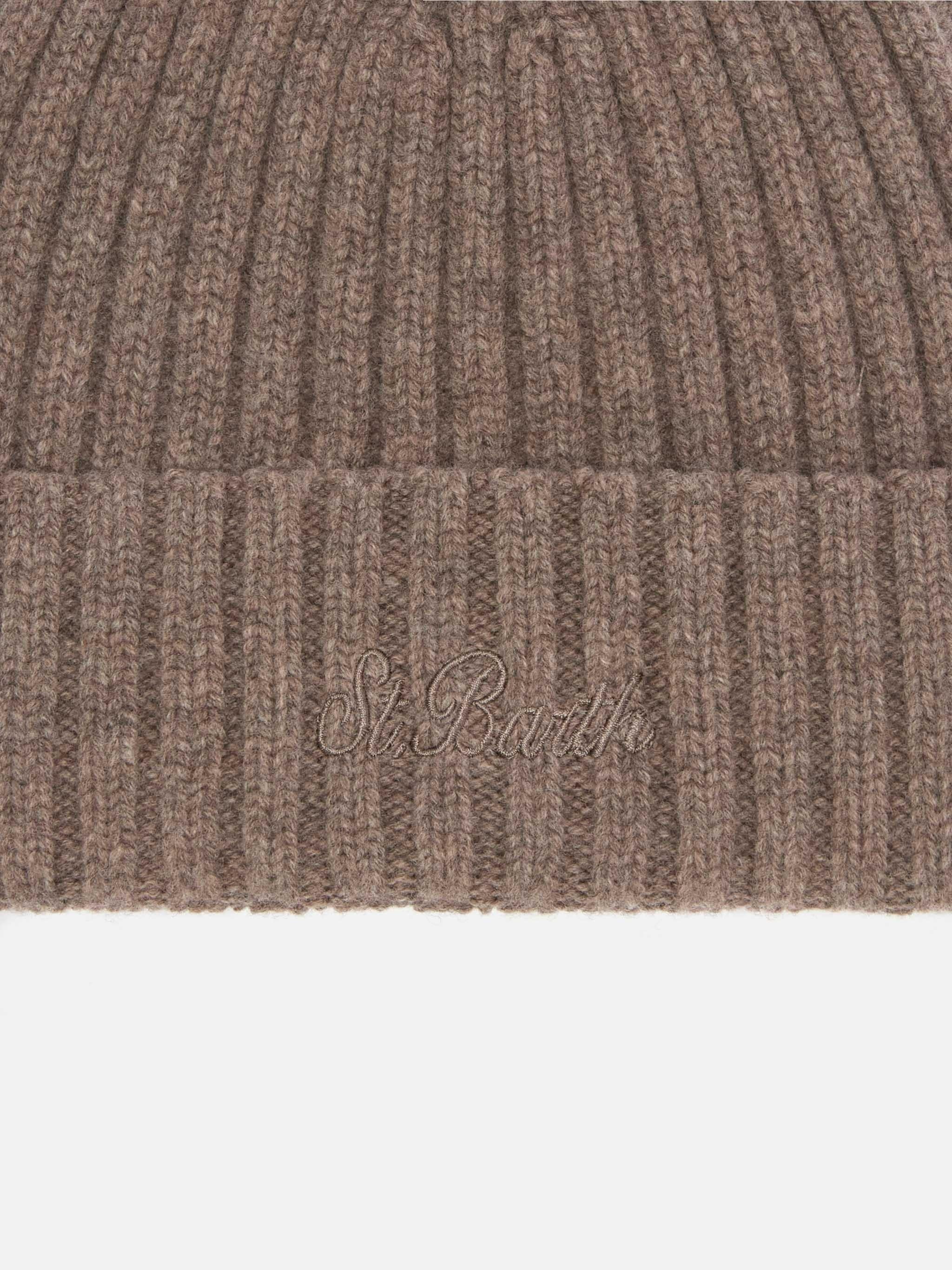 Berretto Wengen in lana kaki con ricamo St. Barth sul risvolto WENG027 00022I MC2 SAINT BARTH 