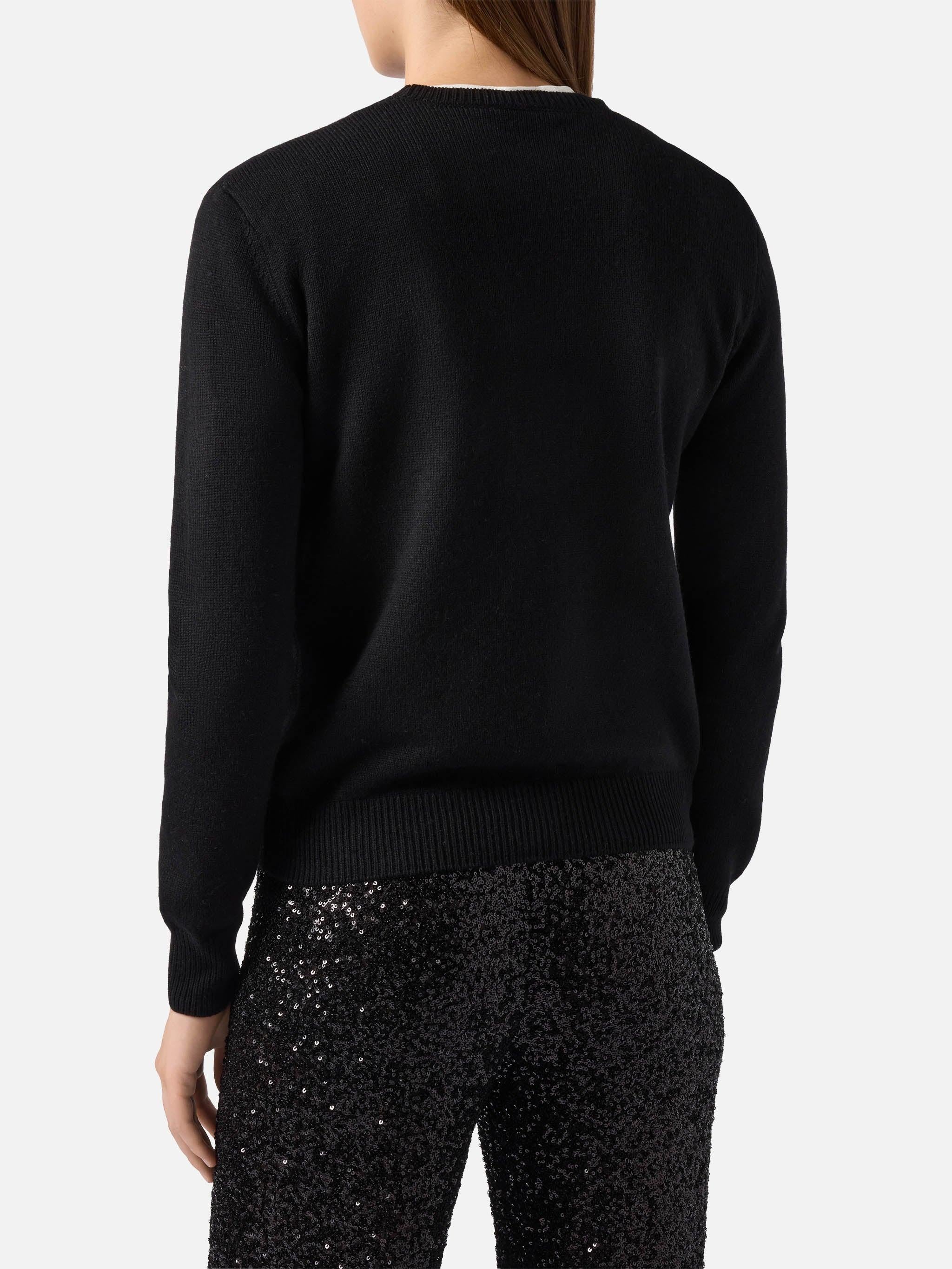 Maglione New Queen in misto cashmere nero con applicazione in strass Brillante QUE0010 00471 MC2 SAINT BARTH 
