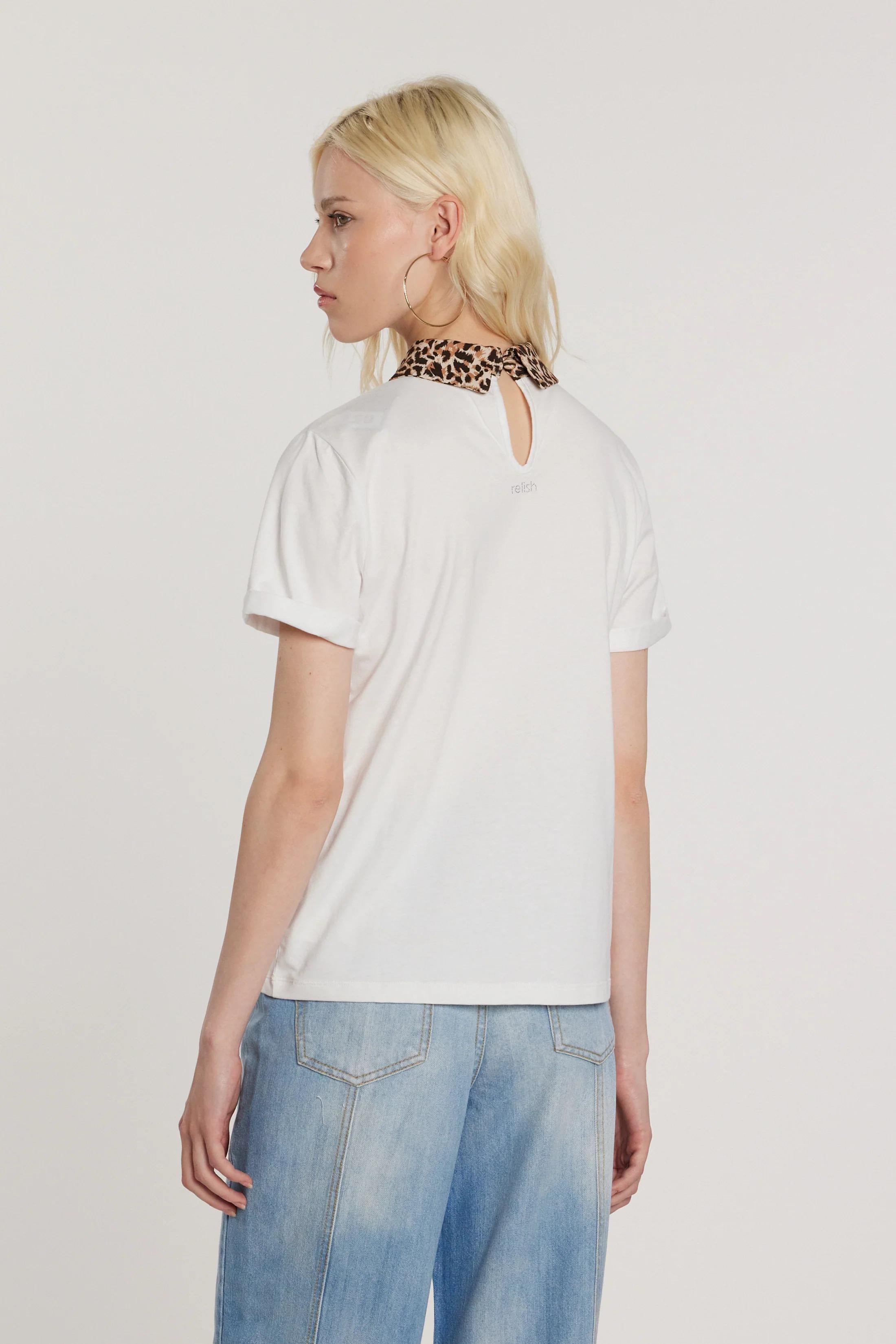 RELISH T-Shirt ARLETTI maniche corte con risvolto più colletto animalier più applicazioni gioiello più goccia WHITE RDP2601089013 1100 RELISH 