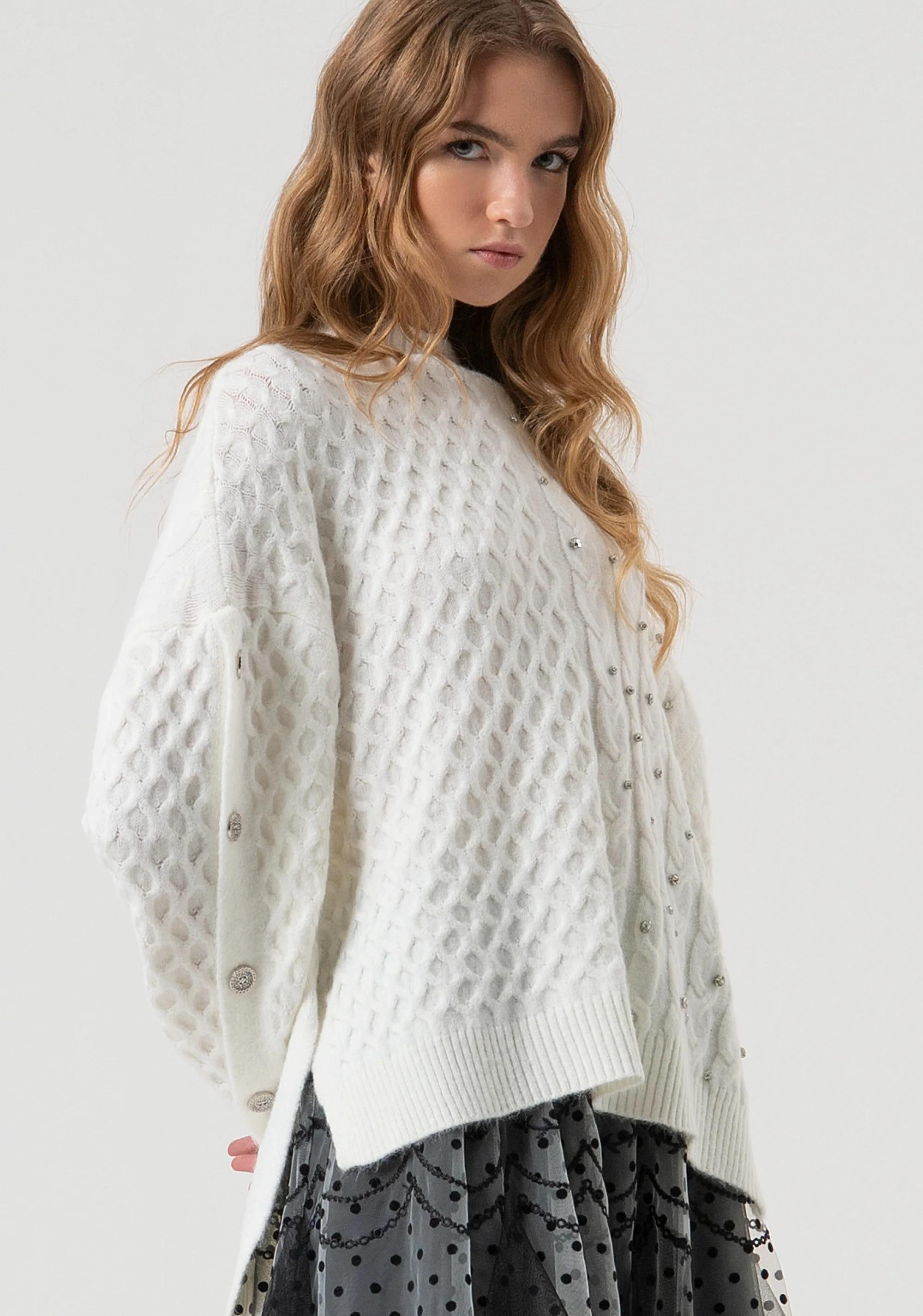 Fracomina Maglia over con punto treccia e pietre luminose applicate cream FR25WT7037K47101 108 FRACOMINA 