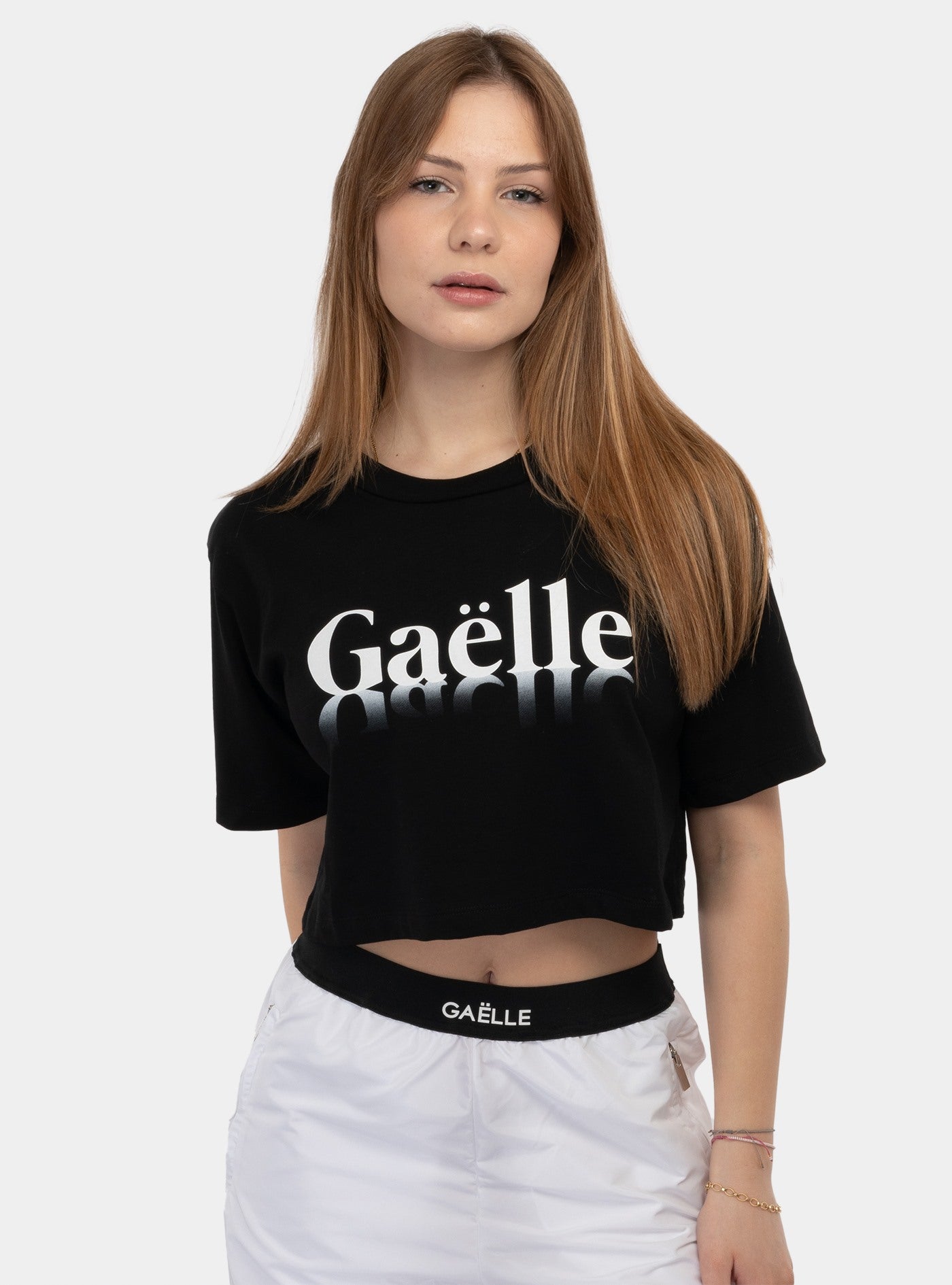 immagine-1-gaelle-t-shirt-nera-t-shirt-gaabw00376-ptts0043-ne01