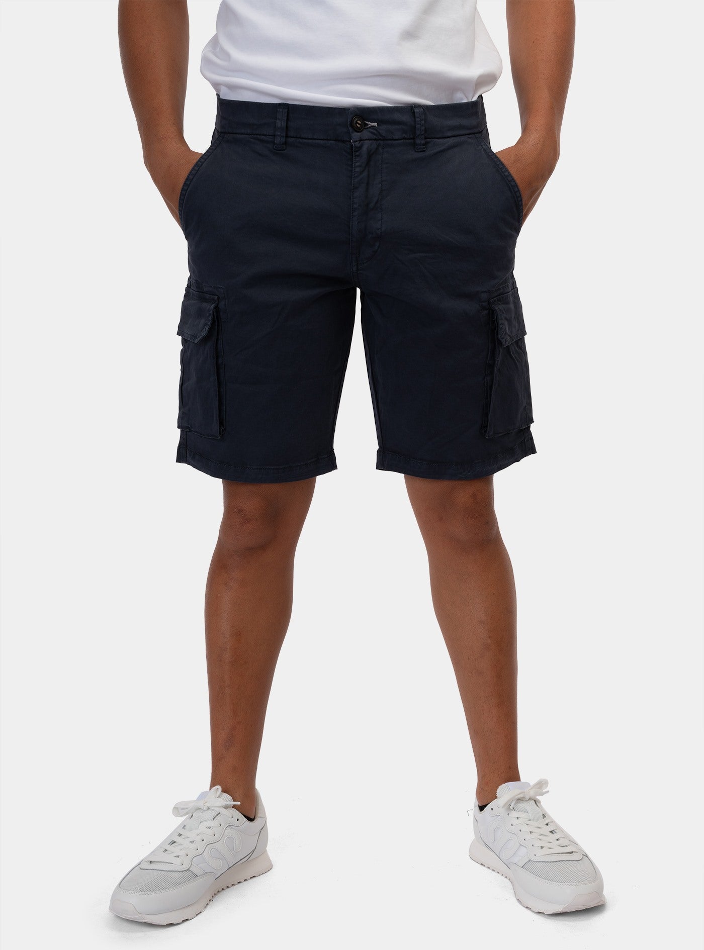 immagine-1-impure-cargo-short-comfort-twill-navy-bermuda-im24ssbm-cgs1619-c01