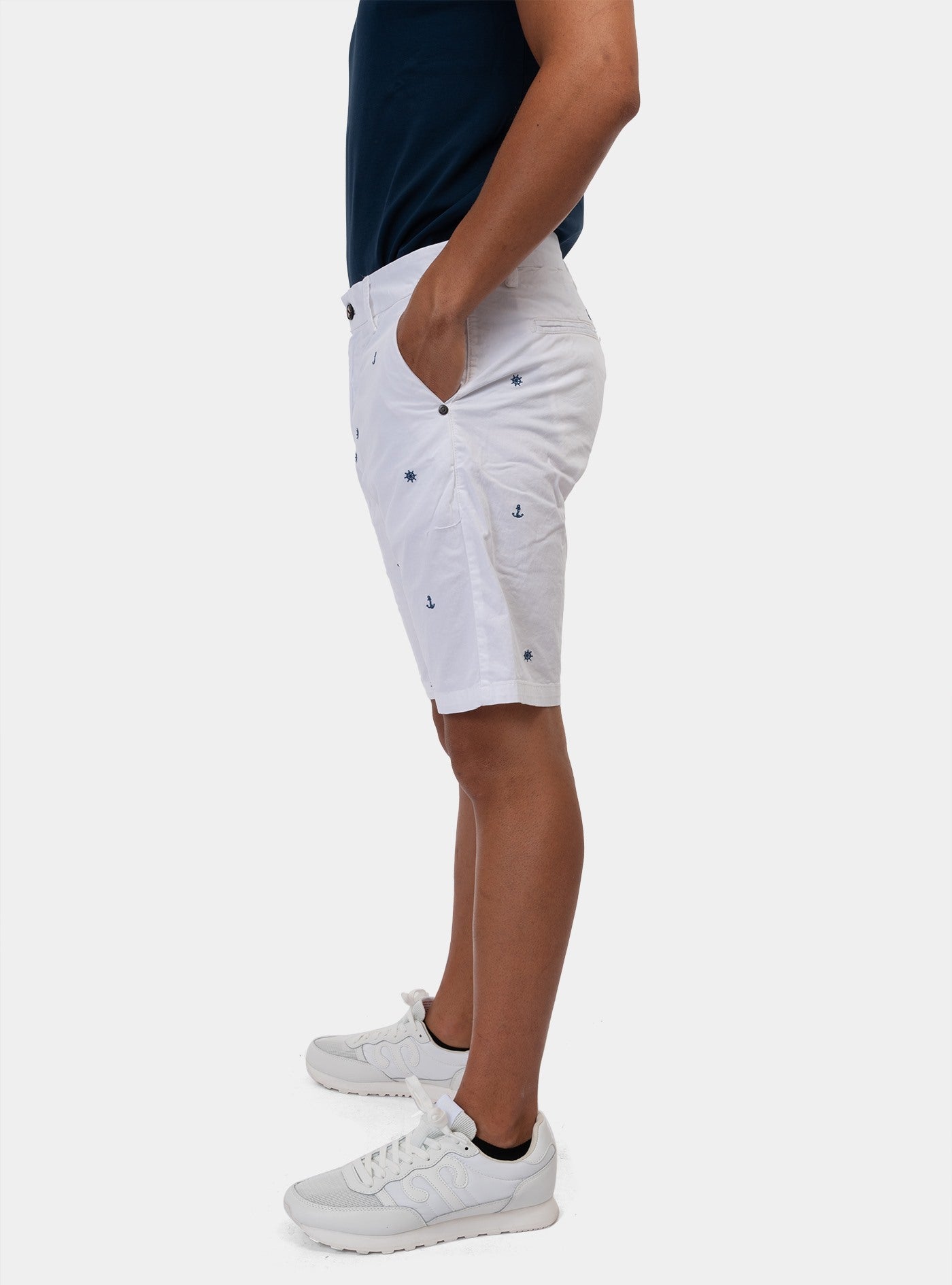 immagine-2-impure-chino-short-comfort-twill-embr-nautical-white-bermuda-im24ssbm-chs4293-c24