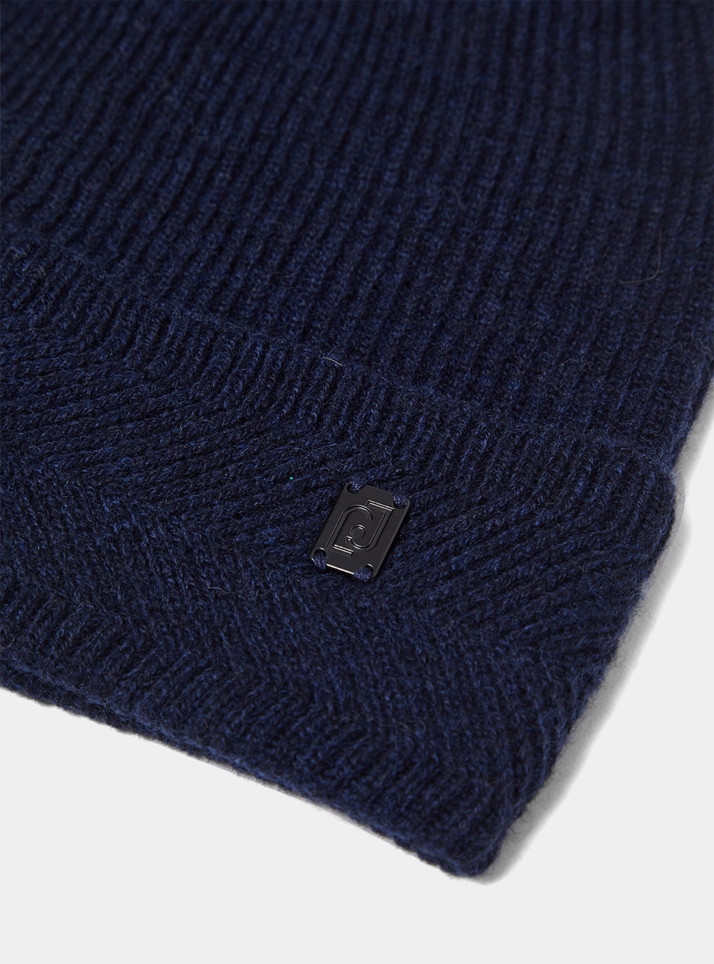 immagine-2-liu-jo-cappello-maglia-dark-blue-cappello-df4030ma23p-94013