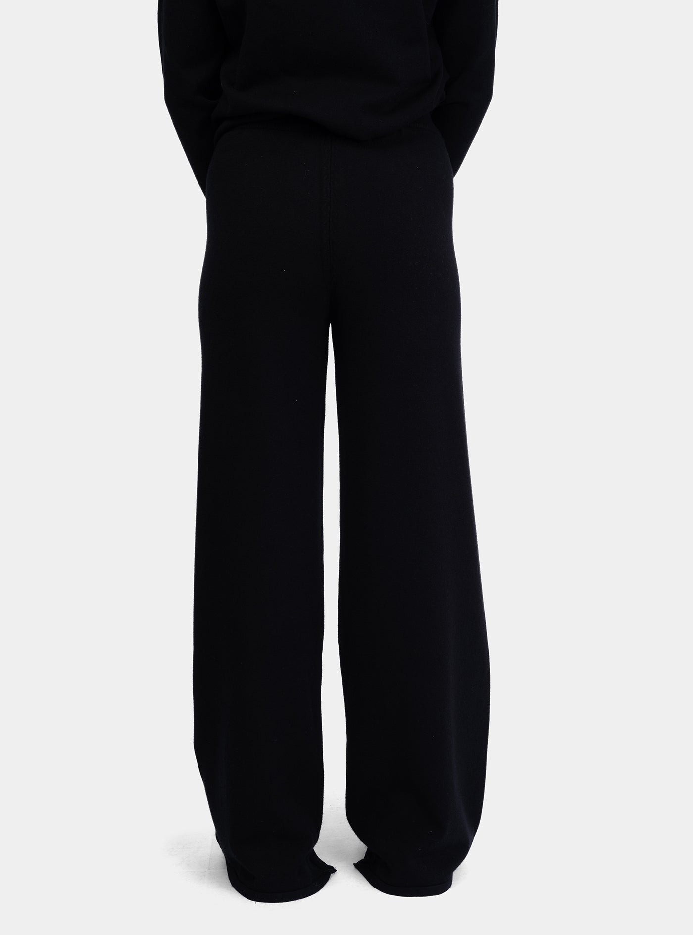 immagine-3-hinnominate-pantalone-palazzo-in-maglia-con-ricamo-nero-pantaloni-hmabw01171-mttm0001-ne01