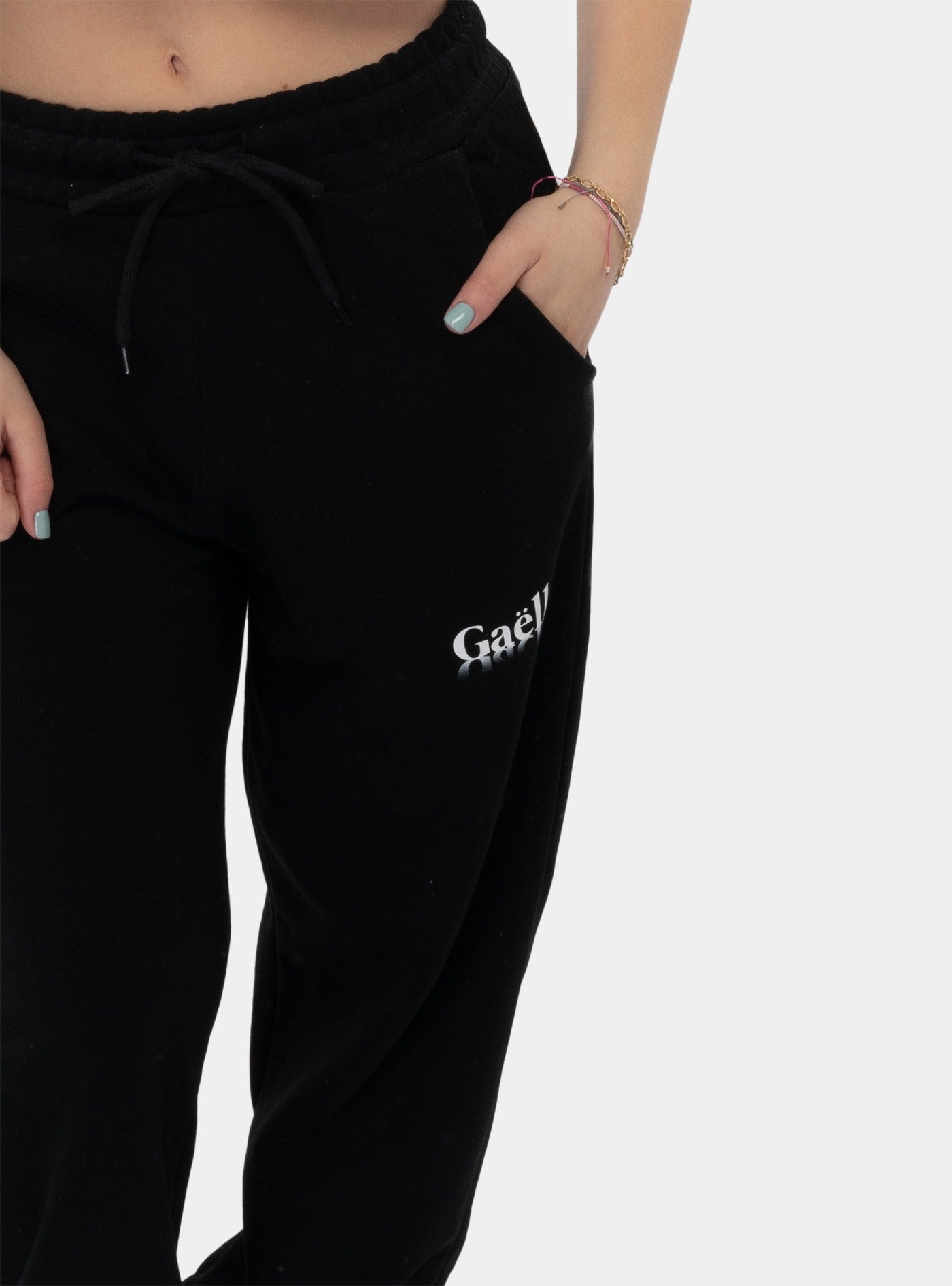 immagine-4-gaelle-pantalone-felpa-nero-pantaloni-gaabw00388-ptts0032-ne01