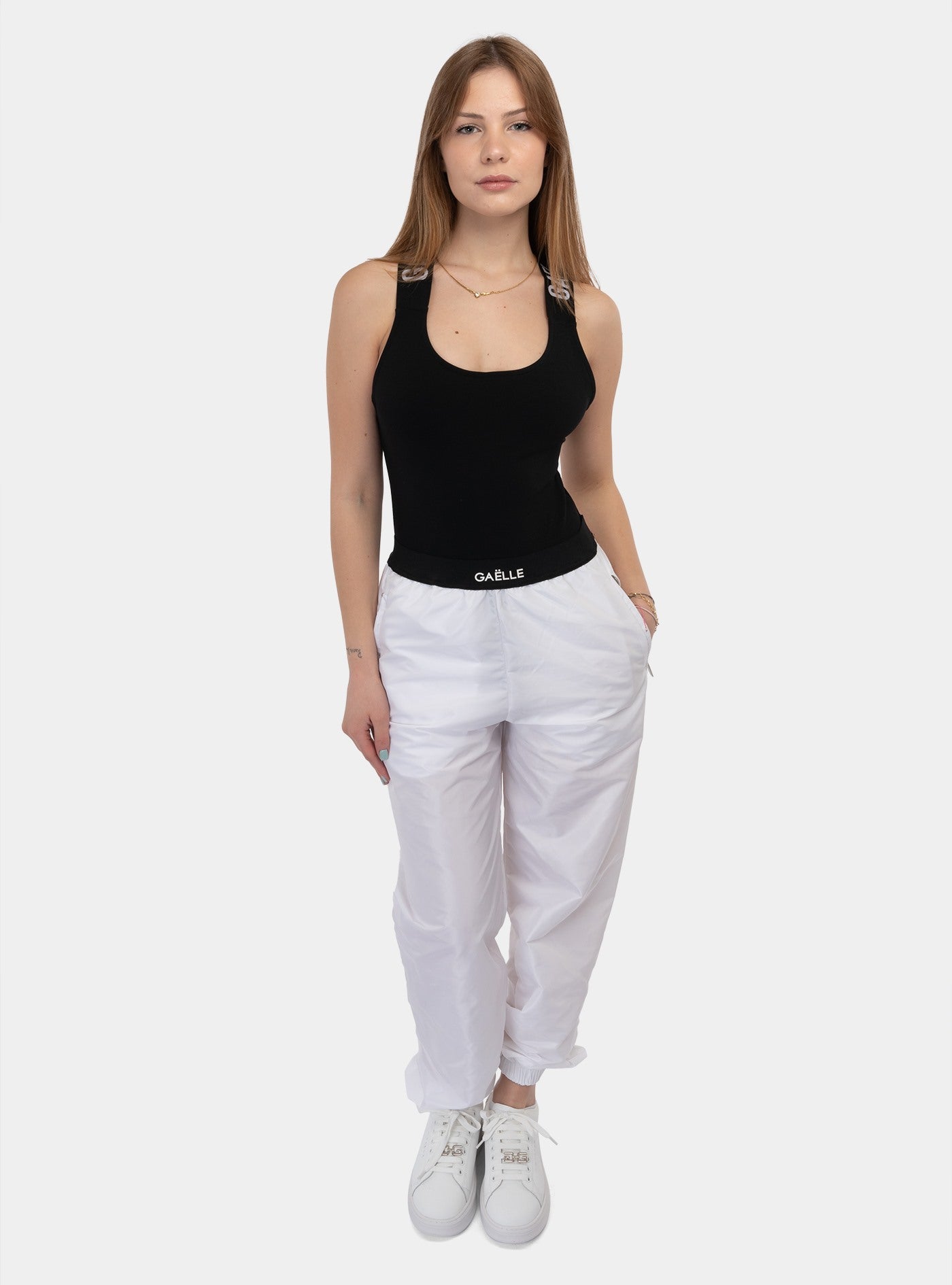 immagine-4-gaelle-pantalone-jogger-bianco-pantaloni-gaabw00446-pttn0040-bi01