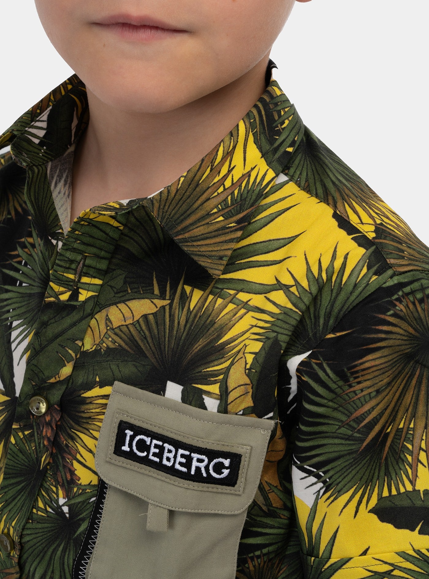 immagine-4-iceberg-camicia-verde-militare-camicia-cmice4107j-verde-militare