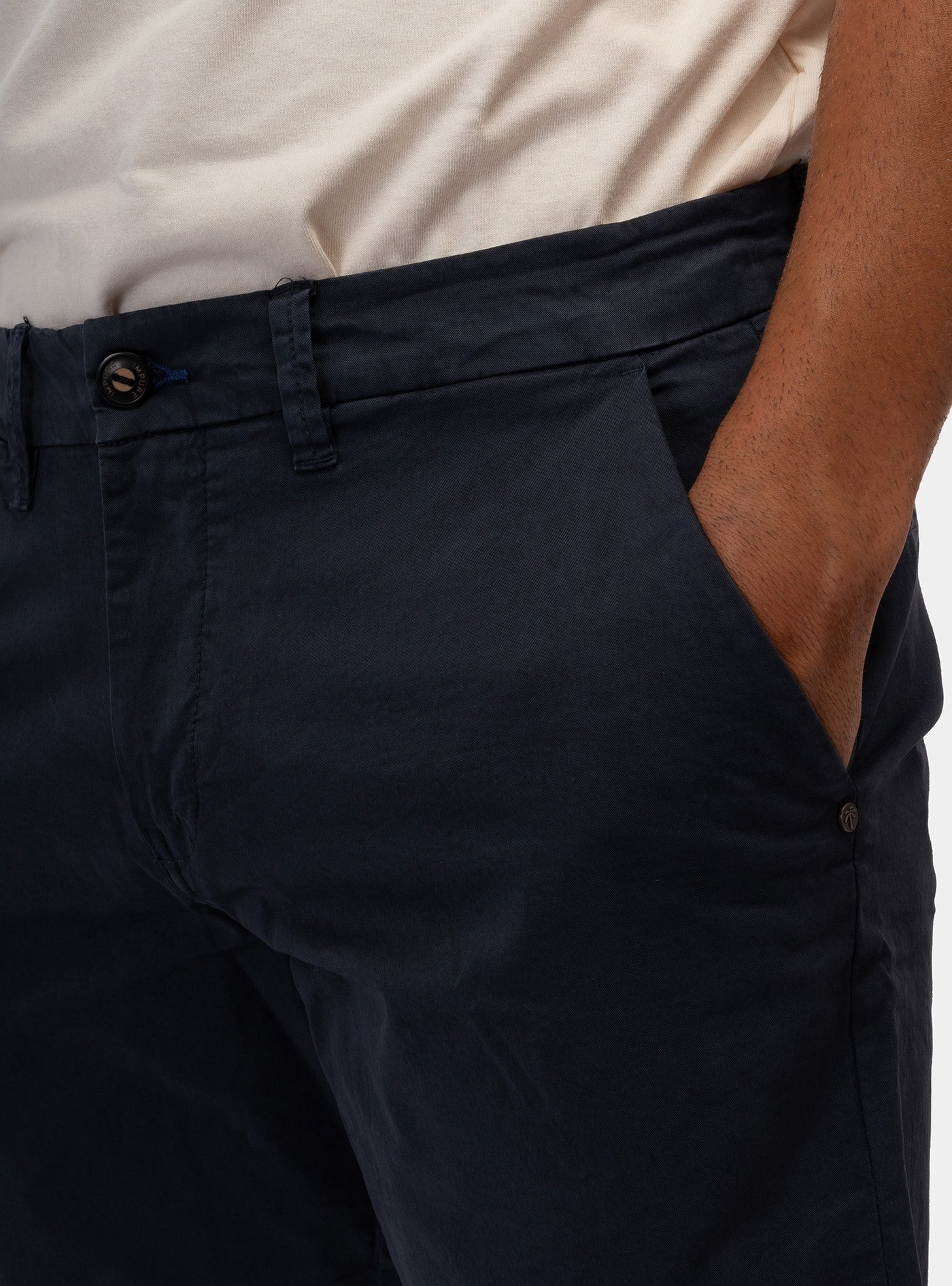 immagine-4-impure-chino-short-comfort-twill-navy-bermuda-im24ssbm-chs1001-c01